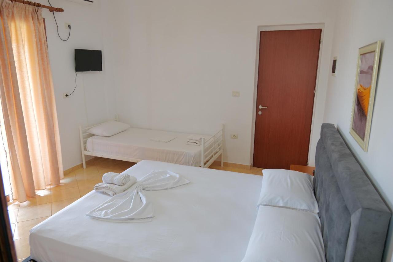 Pellumb Apartments คซามิล ภายนอก รูปภาพ